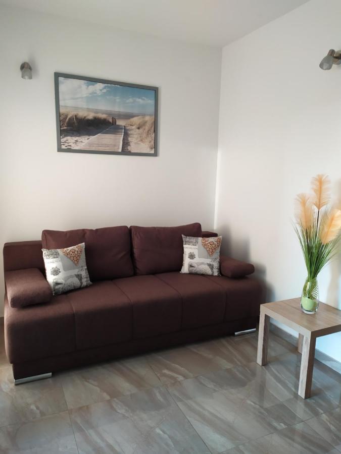 Apartmani Mira Nin Esterno foto