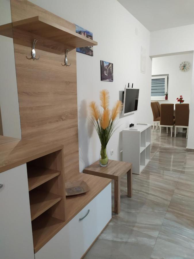 Apartmani Mira Nin Esterno foto