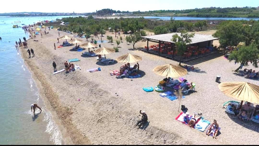 Apartmani Mira Nin Esterno foto