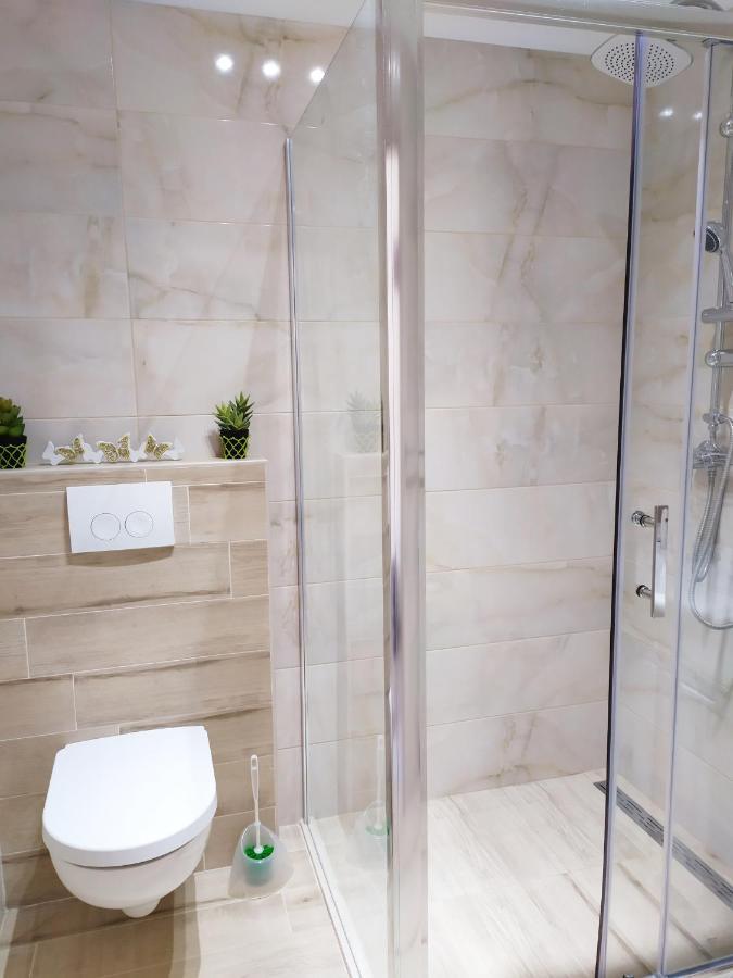 Apartmani Mira Nin Esterno foto
