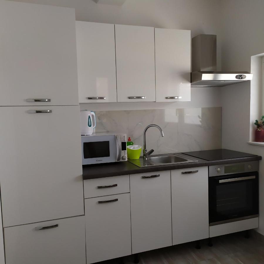 Apartmani Mira Nin Esterno foto