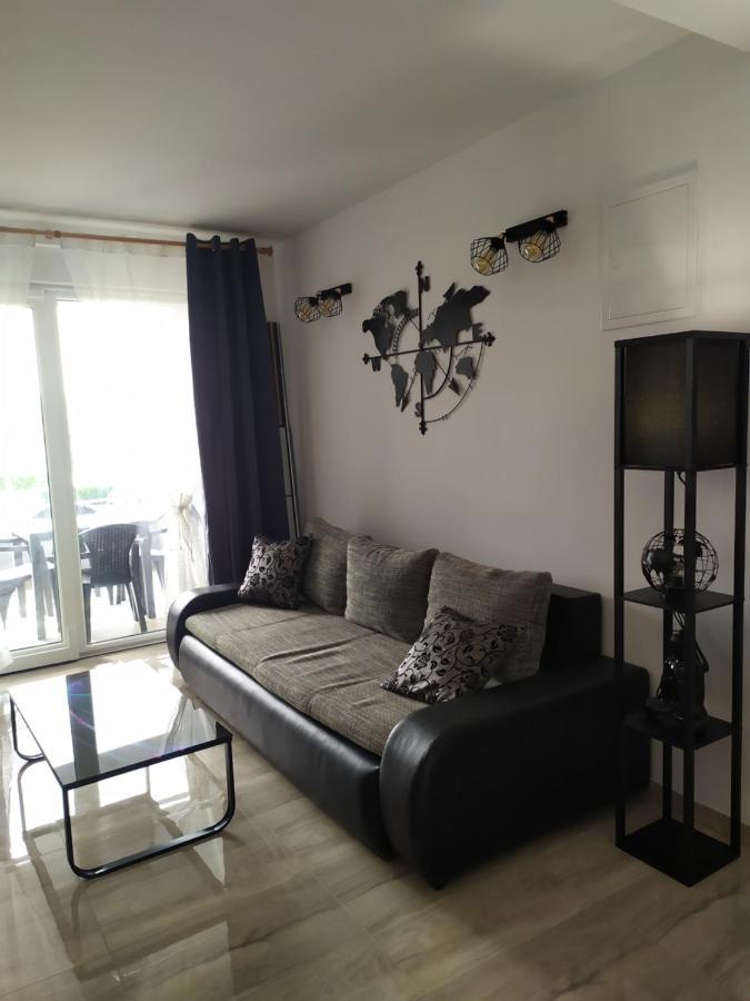 Apartmani Mira Nin Esterno foto