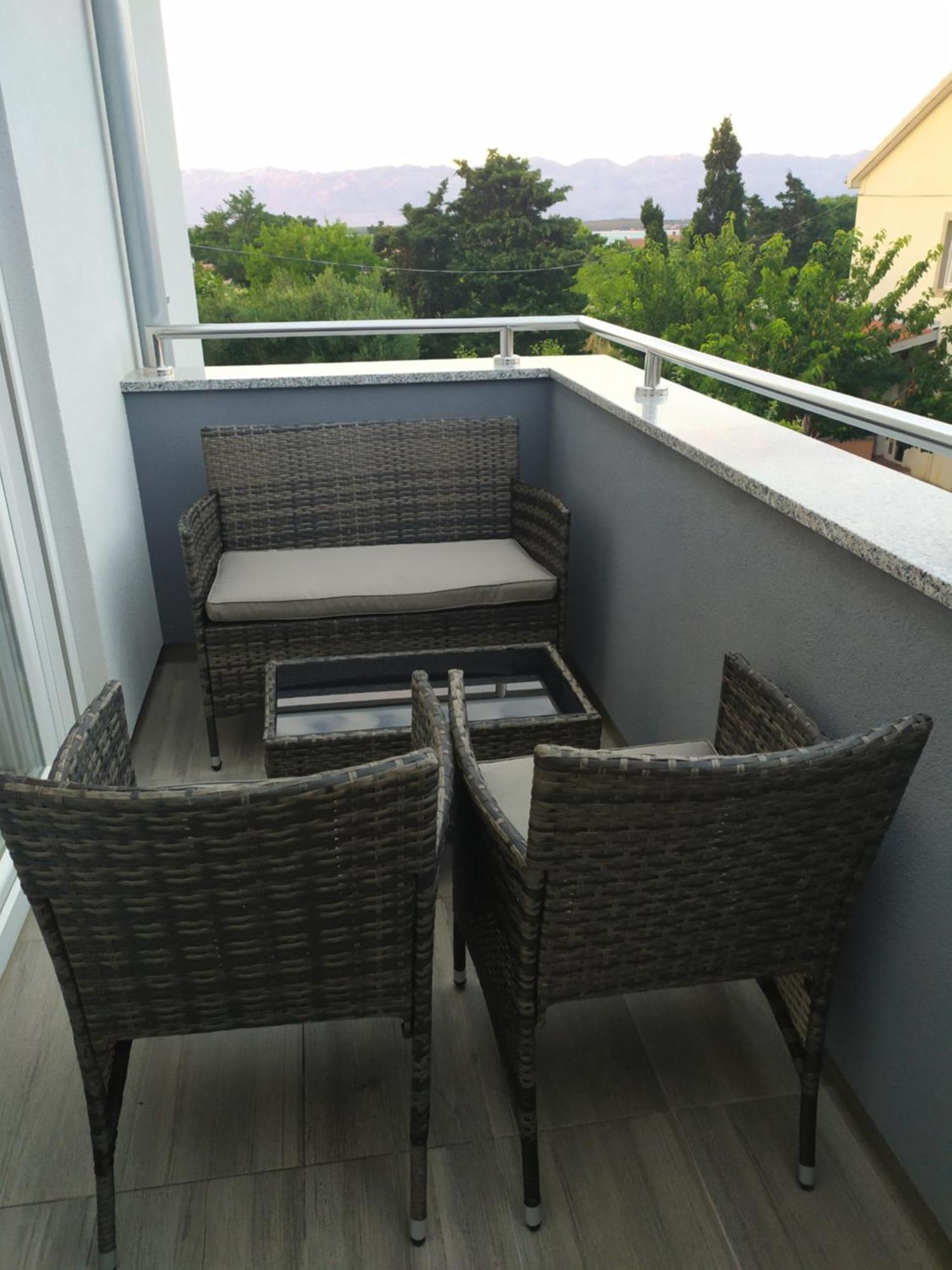 Apartmani Mira Nin Esterno foto